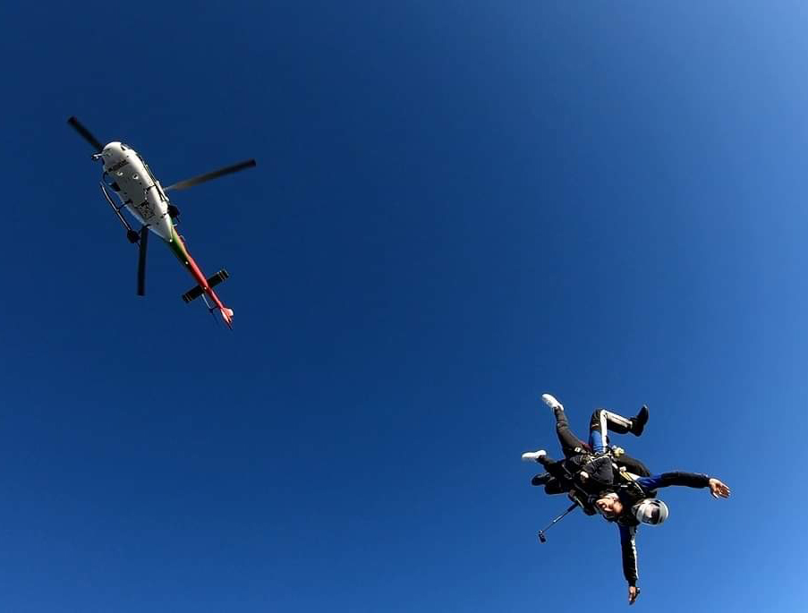 Parachute jump - Blugeon helicopters - Avoriaz
