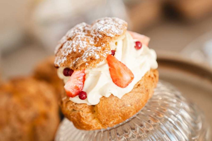 patisserie a la creme et aux fraises la petite cuisine